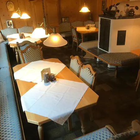 普瑞灵格兰德宫酒店 3*